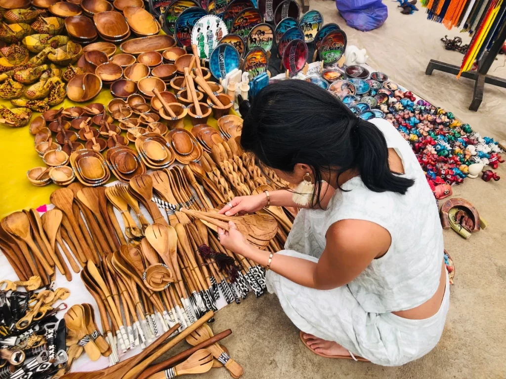 where-is-the-maasai-market-in-nairobi-2023-best-days-to-visit-discover-africa-blog-1024×768